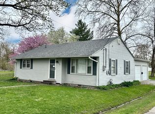 400 Austin Ave, Flora, IL 62839