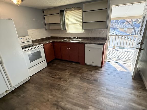 5th image of 118 S Crysler Ave #1/2