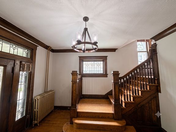 3rd image of 1258 Agnes Pl