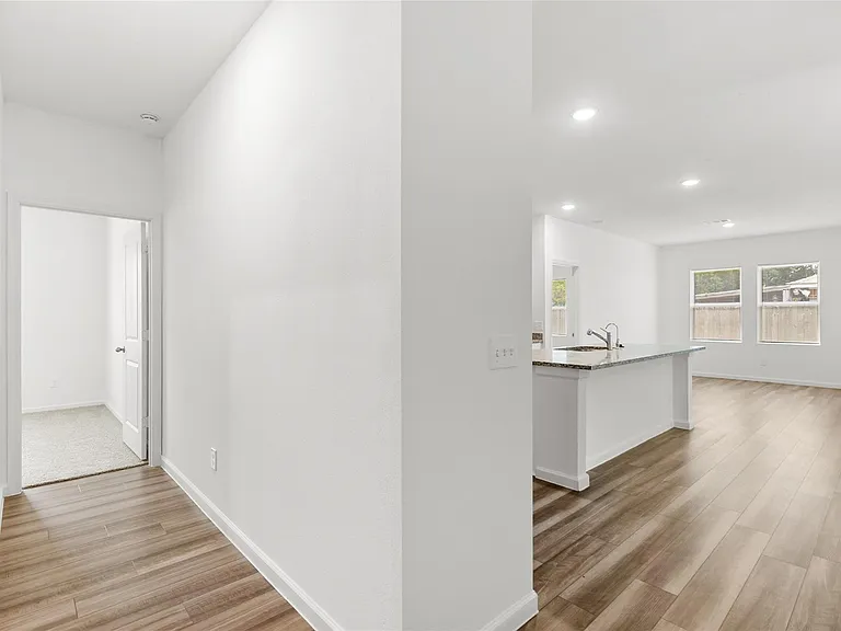 3602 Admiralty Dr — Photo 9