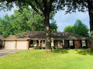 4321 S Dover Ave, Independence, MO 64055