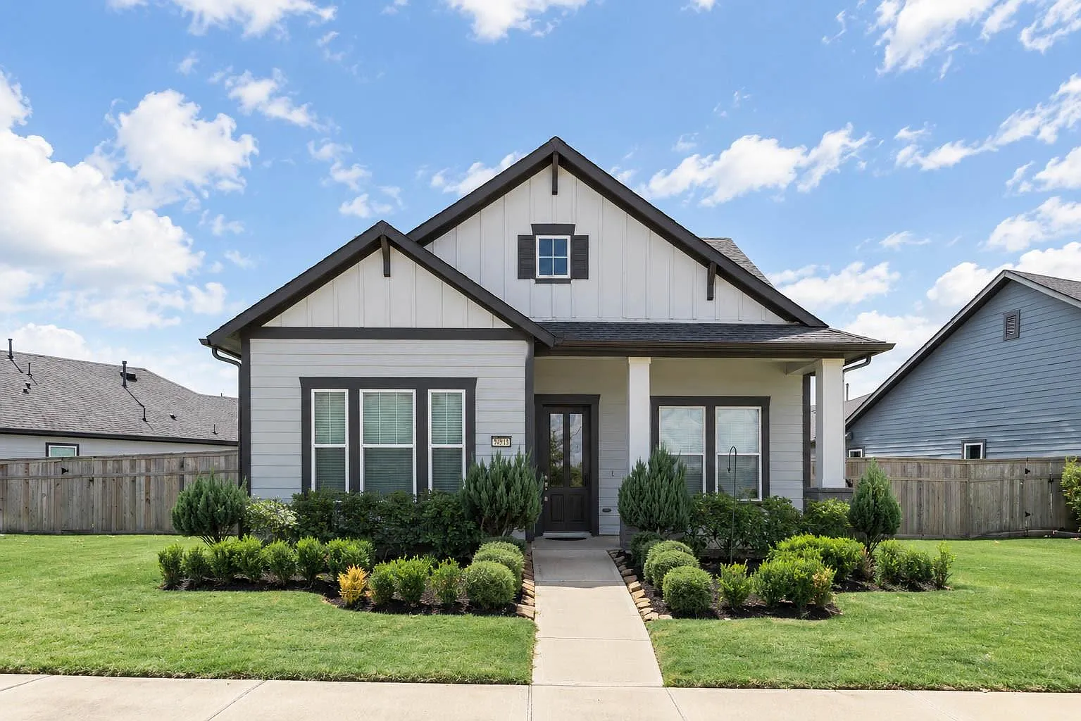 4 bed, 3.5 bath, 2348 sqft, $2,950 — Photo 3