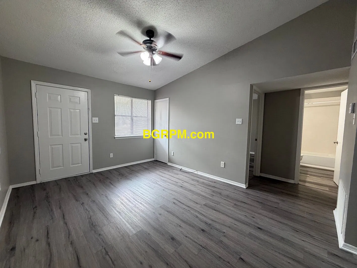 78 Liberty — Photo 2
