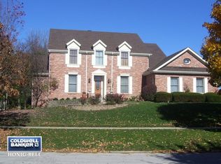 905 Edgewood Dr, Sugar Grove, IL 60554