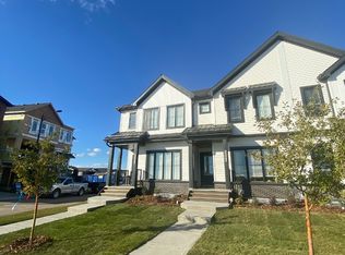 754 Orchards Blvd SW #1A, Edmonton, AB T6X 2Y7