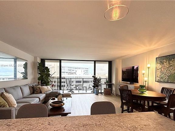 3rd image of 1450 Brickell Bay Dr APT 1002