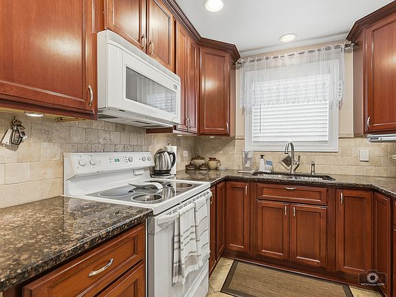 4th image of 7242 W 86th St APT 2A