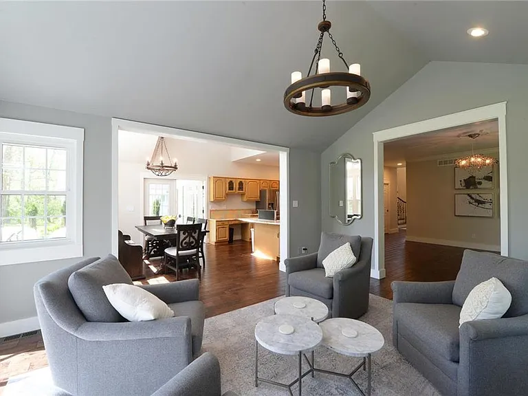 1306 S Geyer Rd — Photo 28