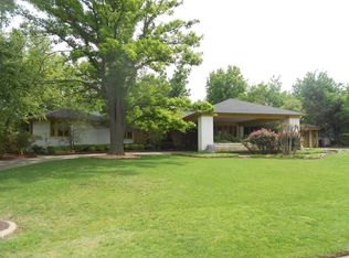 1624 Queenstown Rd, Nichols Hills, OK 73116
