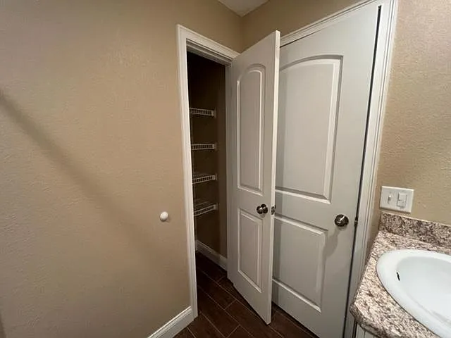 7013 Odoniel Loop W — Photo 2