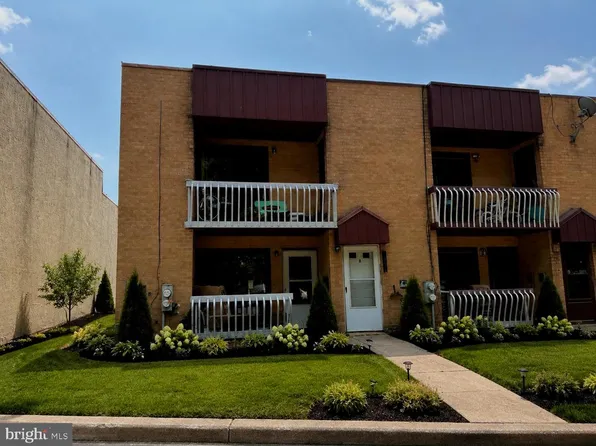 7525 Calvert St, Philadelphia, PA 19152
