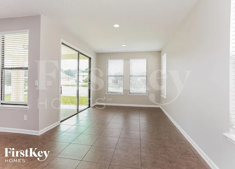 721 Reflection Cove Rd E — Photo 9