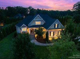 16837 Reinsch Dr, Davidson, NC 28036