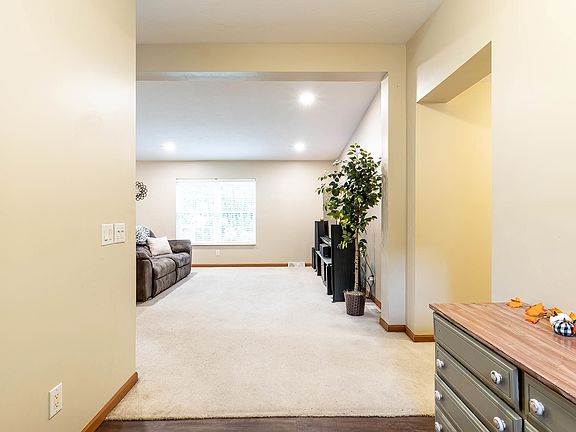 4th image of 1215 Duncan Dr
