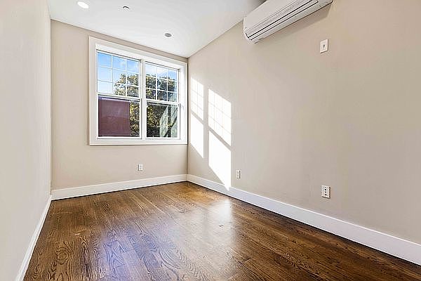1st image of 7 Lexington Ave #B