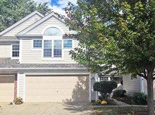 126 Woodstone Dr, Buffalo Grove, IL 60089
