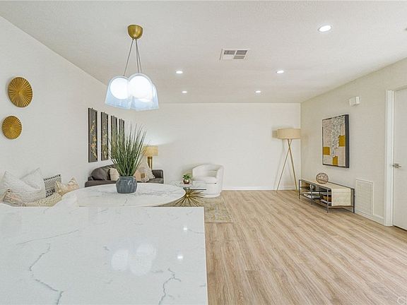 4th image of 3721 New York St