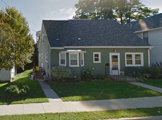 1350 W 5th St, Dubuque, IA 52001