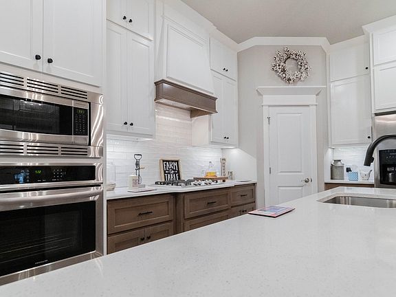 Homes by Taber Shiloh Bonus Room 2 Floor Plan-The Grove Model Home - 18821 Autumn Grove