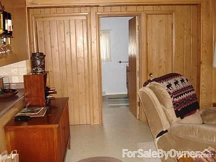 Hallway to bathroom & bedrooms