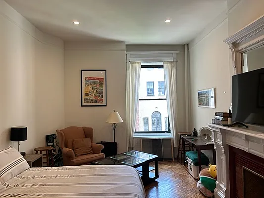 Rented by Living New York | media 11