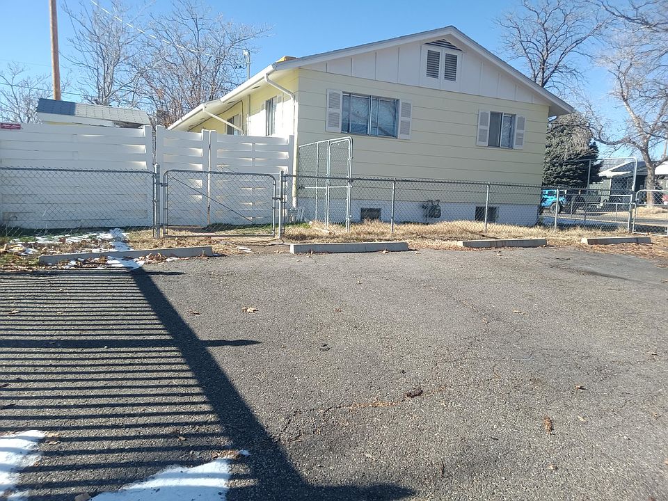 1st image of 335 W Kennedy Ave