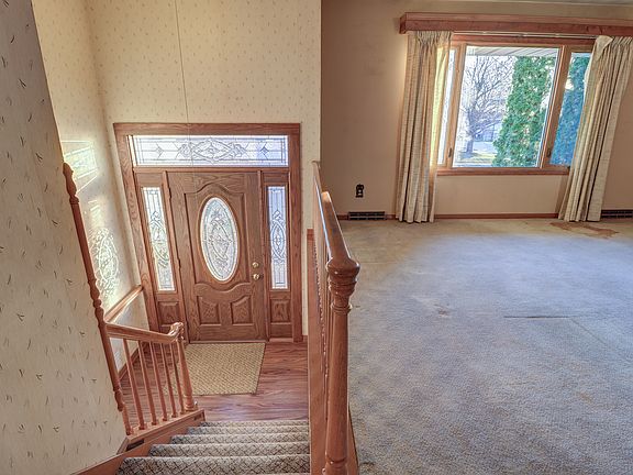 3rd image of 3016 Schick Ct