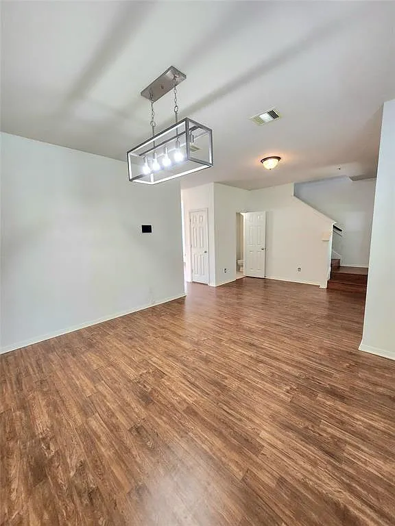 3 bed, 2.5 bath, 1650 sqft, $1,950 — Photo 2