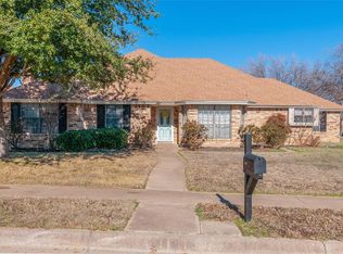 2144 Oakmeadow St, Bedford, TX 76021