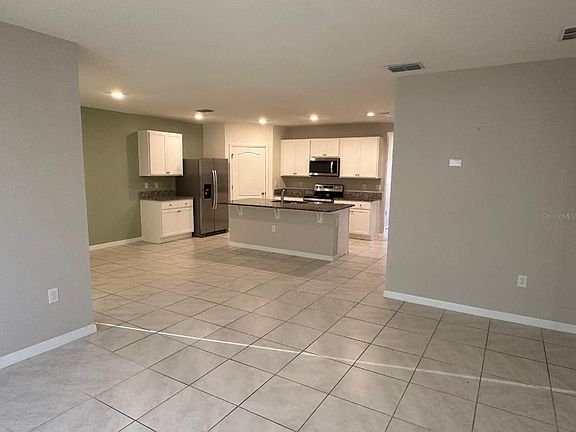 4th image of 5662 Winona Dr