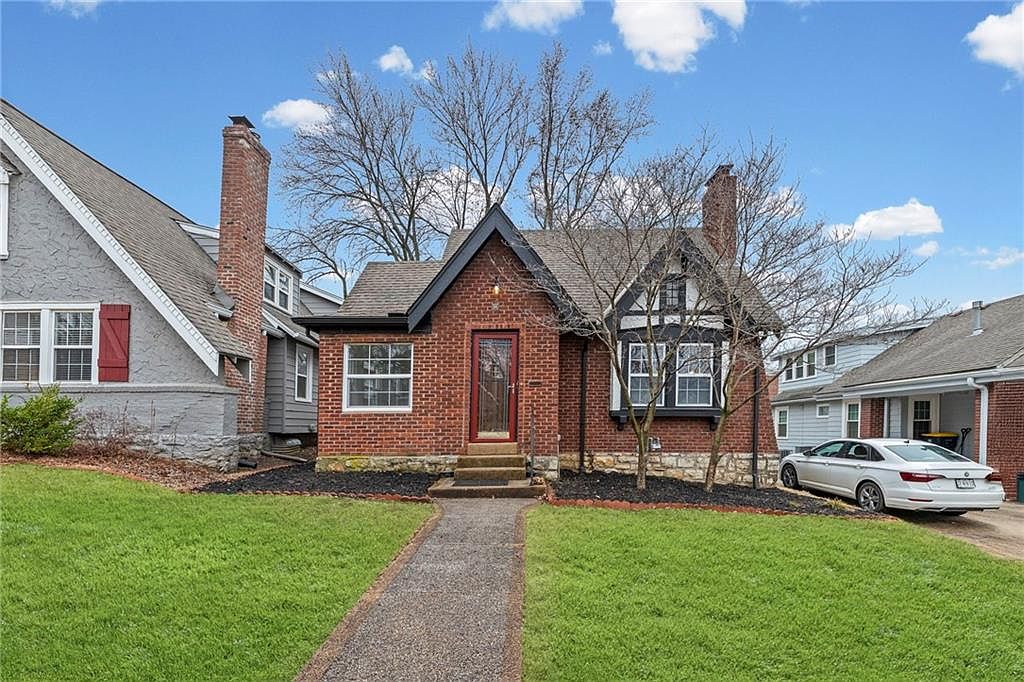 319 E 70th Ter, Kansas City, MO 64113 | MLS #2606978 | Zillow