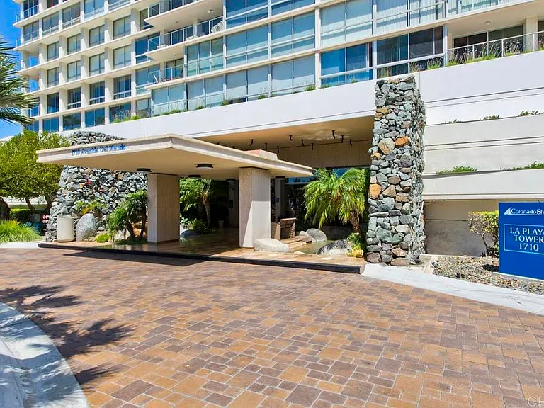 1710 Avenida Del Mundo #807 — Photo 27