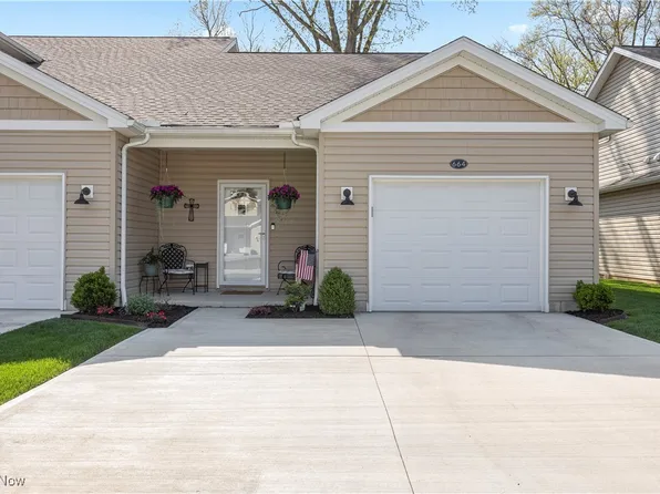 664 Treadway Blvd, Sheffield Lake, OH 44054