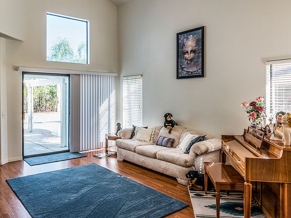 5th image of 42089 Humber Dr