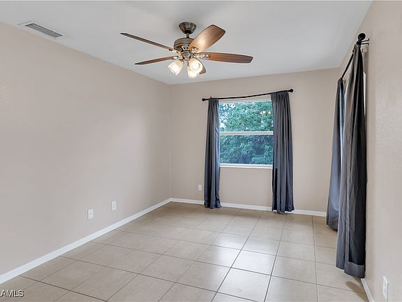 3rd image of 641 Glenquist Ave S