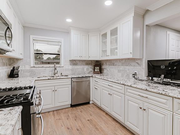 2nd image of 3438 Princeton Dr