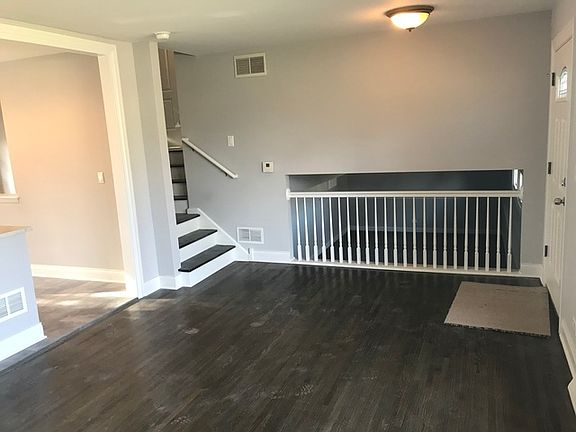 2nd image of 210 E Park Ave