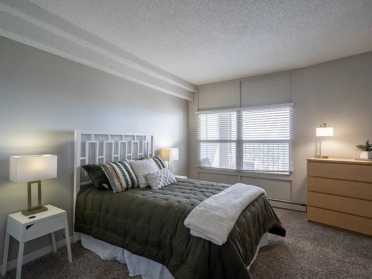 University Club Apartments — Photo 18
