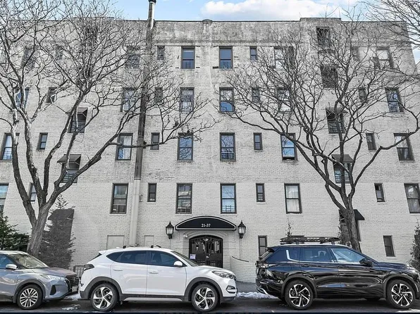 21-37 33rd St APT 5B, Astoria, NY 11105