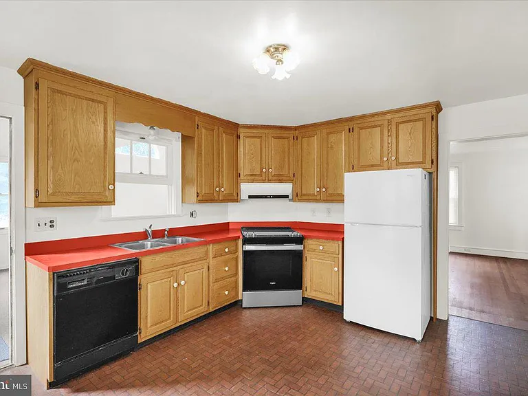 144 E Baumstown Rd — Photo 9