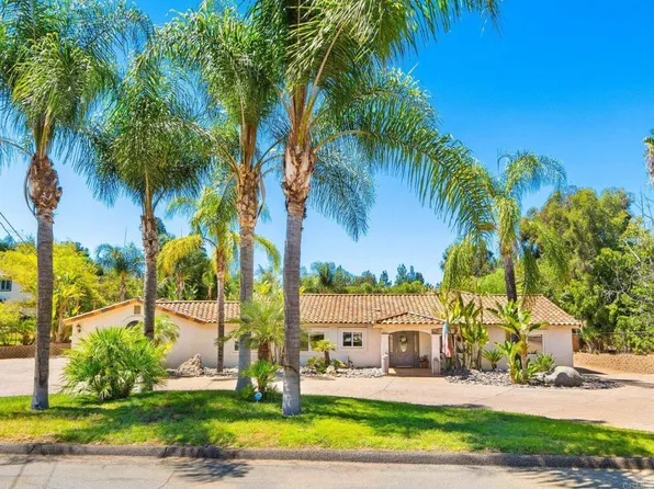 886 Singing Trails Dr, El Cajon, CA 92019