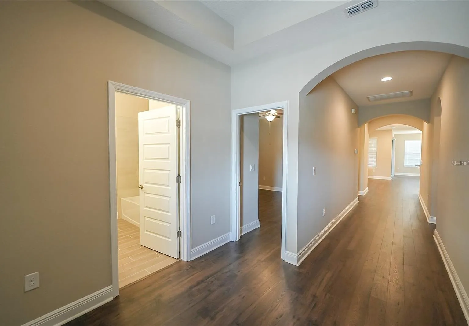 4 bed, 2117 sqft, $3,350 — Photo 3