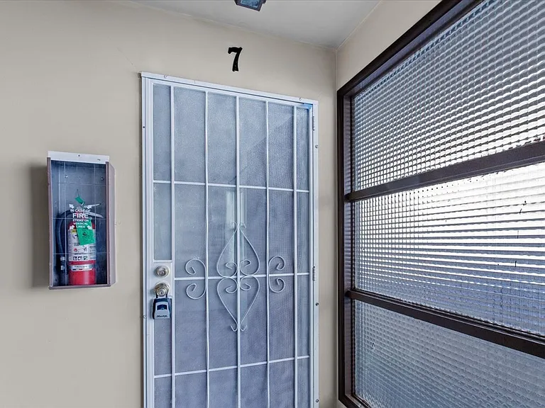 1725 S Robertson Blvd #7 — Photo 12