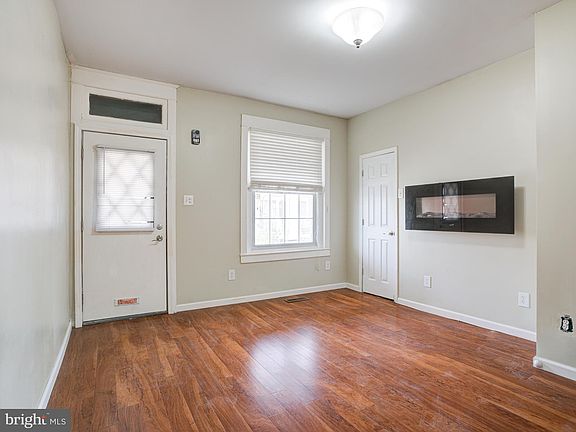 5th image of 5711 Vandike St