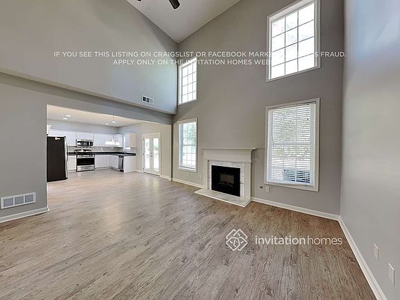 4th image of 1858 S Carisbrook Pl