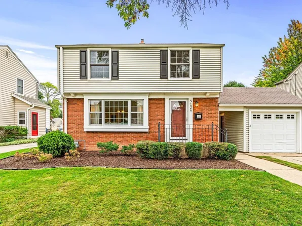 5124 North Shoreland AVENUE, Whitefish Bay, WI 53217