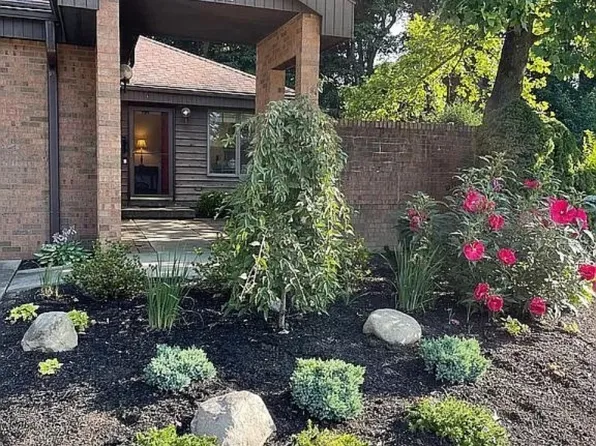 552 Greenbriar Dr, Ravenna, OH 44266