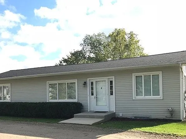 5825 Fonda Lake Dr, Brighton, MI 48116