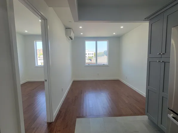 2041 Strauss Street image 32 of 40