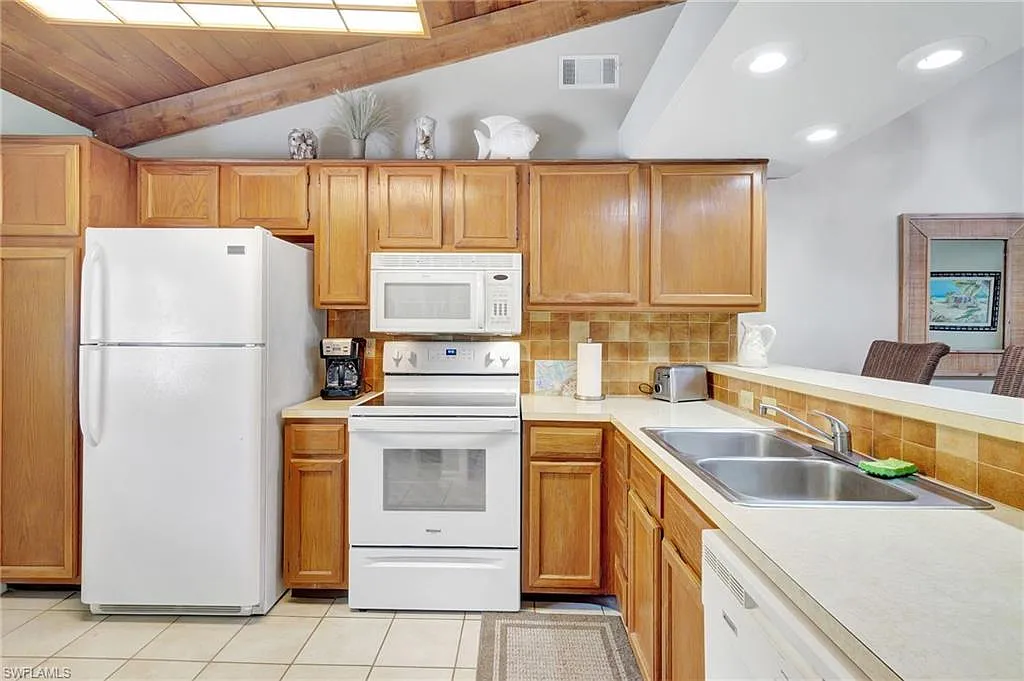 2 bed, 2.0 bath, 1100 sqft, $3,000 — Photo 4